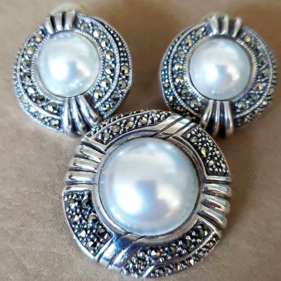 VTG Sterling Marcasite Brooch/ Earrings set w. faux pearl center - Picture 3 of 9